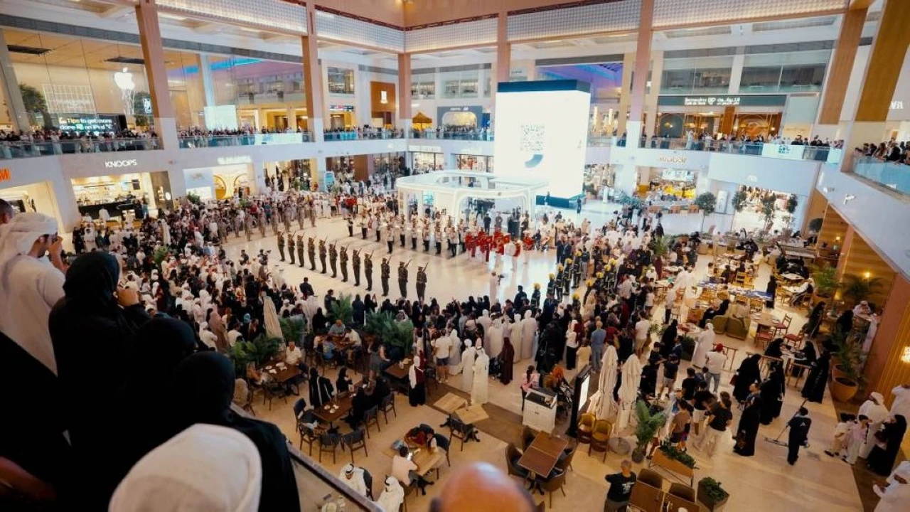 أبطال خط الدفاع الأول يحتفلون بتضحياتهم في مسيرة بياس مول